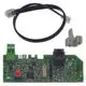 Grünes Steuerplatine mit integriertem Mikrochip, Tasten und Anschlussbuchsen, begleitet von einem Kabel und zwei Steckverbindern, geeignet für Vaillant-Systeme.